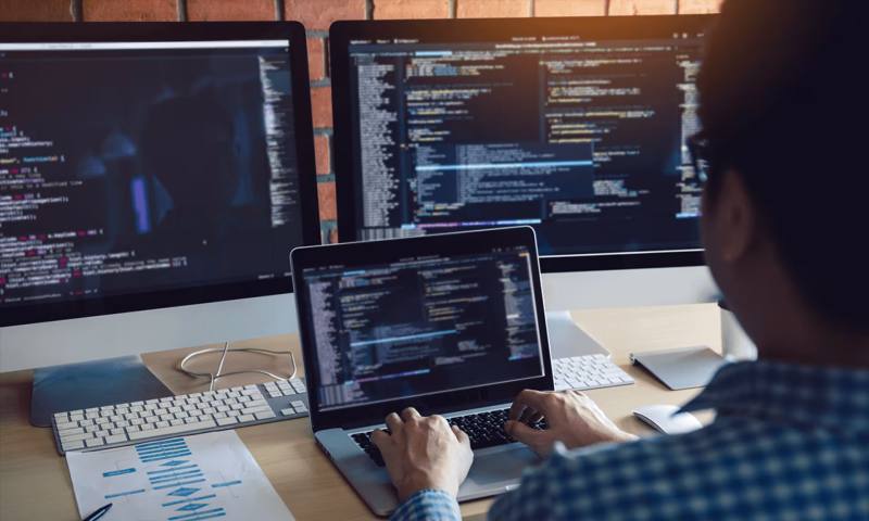 数据科学选型:R与Python如何赋能安国市网站建设?